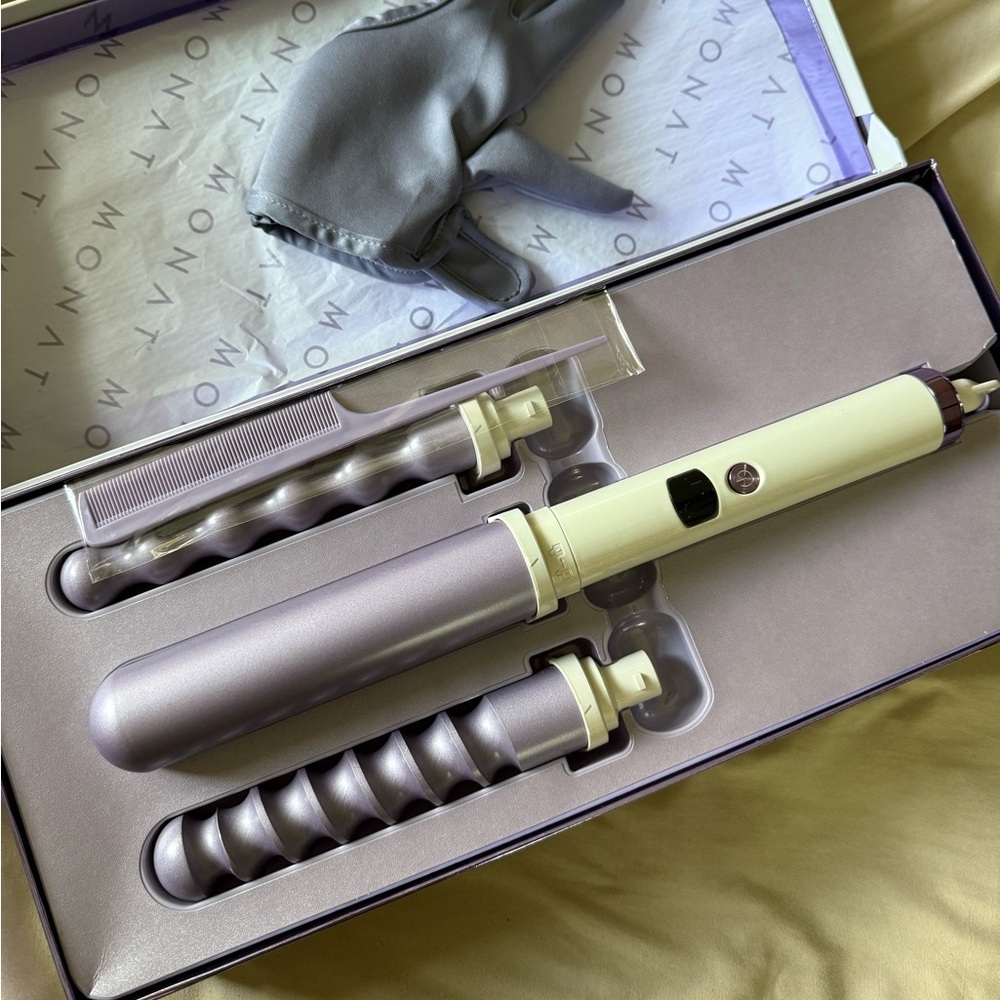 Triple Barrel MONAT Curling Wand BRAND NEW